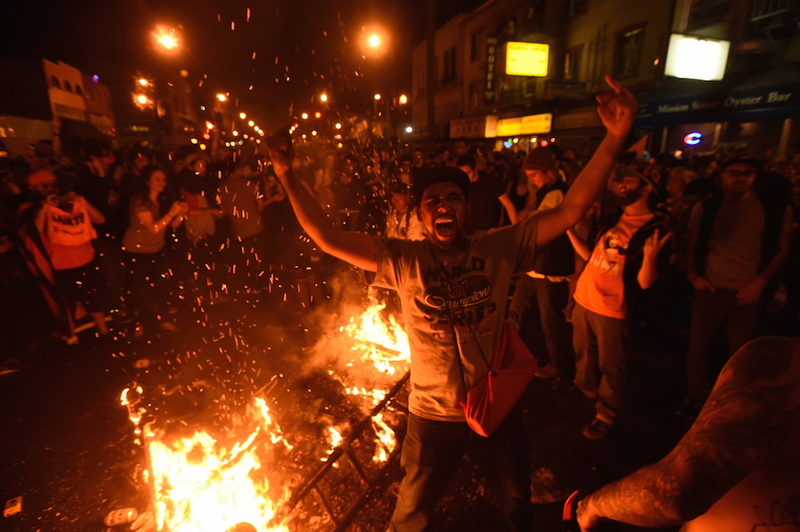 Illustration for article titled San Francisco Brings Fire And Fistfights To World Series Celebrations